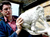 Shell mould of Bulldog